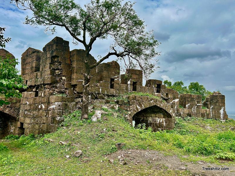 102 Photos available for this fort